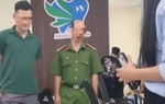 Vụ cán bộ công an bị tố đánh 1 cô gái: Vì sao tổ công tác có mặt tại công ty?