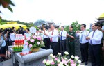 Tổng Bí thư Tô Lâm dâng hương tưởng niệm Chủ tịch Hồ Chí Minh tại Khu Di tích Kim Liên