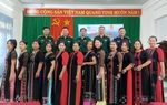 Tổ hợp tác dệt thổ cẩm xã biên giới A Bung: Khởi sắc nhờ tận dụng công nghệ thông tin 
