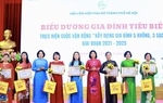 Chủ tịch Hội LHPN Việt Nam biểu dương "gia đình 5 không, 3 sạch" và trẻ mồ côi vượt khó học tốt của Hà Nội
