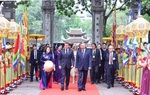 Tổng Bí thư Tô Lâm và Phu nhân cùng Tổng thống Pháp và Phu nhân thăm Văn Miếu