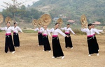 Phụ nữ bản địa thành hướng dẫn viên du lịch cộng đồng