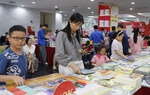 Tưng bừng Hội sách chào mừng 100 năm Ngày Báo chí cách mạng Việt Nam