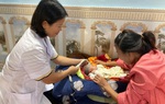 Y tế thôn bản góp phần nâng cao sức khỏe cho bà mẹ, trẻ em dân tộc Thái