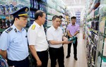 Thủ tướng yêu cầu tiếp tục đẩy mạnh cao điểm ngăn chặn buôn lậu, hàng giả