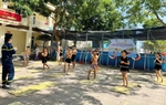 Công an Thanh Hóa dạy bơi miễn phí cho thiếu nhi có hoàn cảnh khó khăn