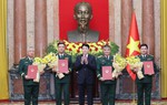 Chủ tịch nước trao quyết định thăng quân hàm cho sỹ quan Quân đội, Công an