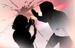 Tạm giữ hình sự đối tượng livestream cảnh hành hung bạn gái đang ôm con nhỏ
