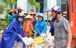 Hải Phòng: Cán bộ, hội viên phụ nữ giúp Nhân dân ứng phó bão số 3