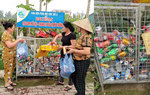 Phụ nữ xã Trấn Yên tích cực phân loại rác thải tại nguồn