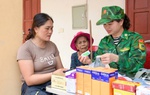 Quân y Bộ đội Biên phòng khám bệnh miễn phí cho người dân vùng lũ 