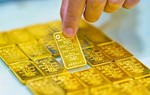 Giá vàng vượt 121 triệu đồng sau động thái mới từ Tổng thống Mỹ