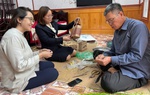 Nữ doanh nhân tạo sinh kế, giữ lửa cho làng nghề truyền thống 