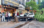 Kiểm tra nồng độ cồn, ma túy đối với nữ tài xế tông liên hoàn 10 xe máy ở Hà Nội