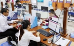 Chính phủ chỉ đạo sắp xếp, bố trí lại đội ngũ cán bộ, công chức; kiện toàn lãnh đạo cấp xã