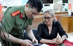 Tạo thuận lợi hơn nữa cho người nước ngoài nhập cảnh, xuất cảnh, cư trú