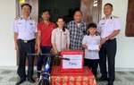 Trung tâm Bảo đảm Kỹ thuật 719, Vùng 4 Hải quân 
đỡ đầu con ngư dân tại tỉnh Khánh Hòa