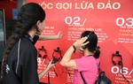 "Ngày hội bình yên": Phát miễn phí hàng nghìn tờ rơi cảnh báo lừa đảo công nghệ cao
