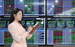 Chứng khoán tuần 18 - 22/8: VN-Index vượt đỉnh, khó tránh "rung lắc"