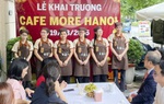 Quán cà phê do người khiếm thị trực tiếp pha chế và phục vụ