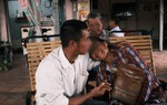 Mạng xã hội đang tạo ra những "nghệ sĩ" của "nghệ thuật" khai thác nỗi đau