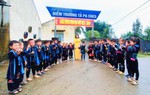 Lào Cai: Đón học sinh lớp 1 tựu trường sớm