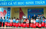 Lâm Đồng: Các cấp Hội trao tặng trên 1.200 phần quà "Tiếp bước đến trường" cho học sinh nghèo