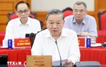 Bộ Chính trị cho ý kiến về công tác chuẩn bị Đại hội Đảng bộ thành phố Hà Nội và TP Hồ Chí Minh