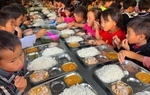 Hoàn thiện Nghị định về miễn, giảm học phí; hỗ trợ bữa trưa cho học sinh biên giới