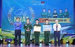 Chủ tịch UBTƯ MTTQ Việt Nam Đỗ Văn Chiến dự và trao giải Nhất cuộc thi "Tự hào Việt Nam"