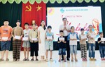 Hưng Yên: Hội LHPN xã Hồng Quang trao kinh phí đỡ đầu 64 trẻ em mồ côi trước thềm năm học mới