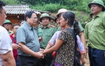 Thủ tướng thăm hỏi người dân và chỉ đạo khắc phục hậu quả thiên tai ở Điện Biên