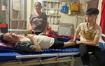 Nam sinh lớp 7 mồ côi cha mẹ, chăm ông liệt giường trong cảnh khó khăn