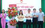 TPHCM: Hơn 6.000 phần quà, học bổng được trao trong "Ngày hội non sông - Dân tộc kết đoàn"