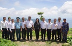 Bộ trưởng Bộ Y tế thăm cán bộ, chiến sĩ ở đặc khu Côn Đảo