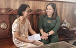 Hội LHPN Vĩnh Long chúc mừng, tặng quà gia đình chính sách người Khmer nhân dịp lễ Sene Dolta