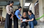 Phụ nữ Hà Tĩnh chung tay khắc phục hậu quả bão số 10
