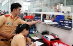 Rút ngắn thời gian cấp giấy phép lái xe, giảm 30% lệ phí đăng ký xe