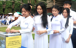 Học sinh TPHCM sẻ chia cùng đồng bào vùng lũ trong lễ khai giảng