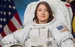 Người phụ nữ đầu tiên sắp bay vòng quanh mặt trăng
