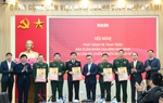 Trao tặng 40.000 tờ báo Xuân cho cán bộ, chiến sĩ biên giới, hải đảo