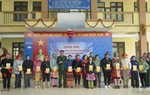 Phụ nữ Đặc công đồng hành cùng phụ nữ, trẻ em nghèo, tri ân liệt sĩ, chiến sĩ nơi biên giới
