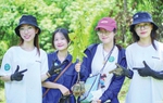 Những nữ sinh viên hướng tới "du lịch trách nhiệm"