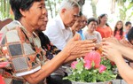 Ngày Quốc tế Người cao tuổi 1/10: Tặng ông bà món quà giúp sống khỏe và an tâm hơn