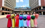 Rực rỡ sắc màu áo dài Việt Nam trên các tuyến phố thủ đô Caracas, Venezuela