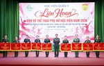 Phụ nữ Học viện Quân y phô diễn tài năng trong Liên hoan Dân vũ thể thao
