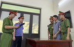 Phú Thọ: Bắt tạm giam người cha hành hạ 2 con gái ruột
