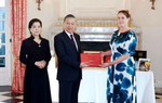 Tổng Bí thư, Chủ tịch nước Tô Lâm và Phu nhân thăm, tặng sách cho Thư viện Hoàng gia Bỉ