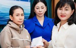 Hội LHPN phường Quy Nhơn trao quà cho phụ nữ khó khăn