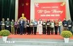 Phó Chủ tịch Quốc hội Nguyễn Thị Thanh tặng quà Tết tại Ninh Bình